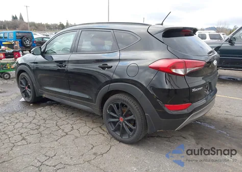 2017 Hyundai Tucson Night z USA, uszkodzony, nr VIN KM8J3CA27HU458728